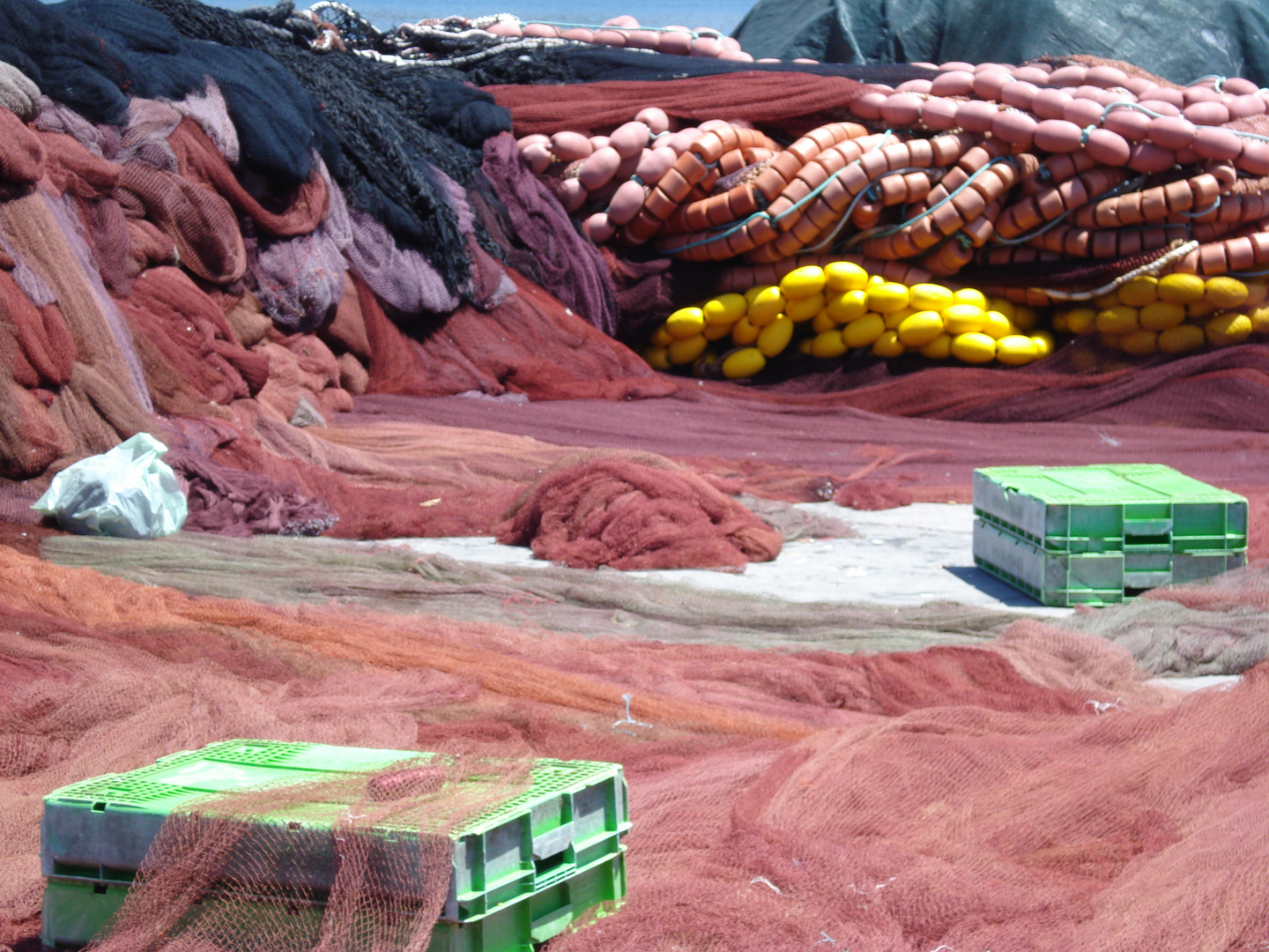 Fischernetze in Sines, Portugal