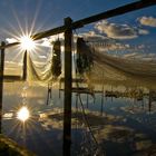 Fischernetze trocknen in der Herbst-Sonne