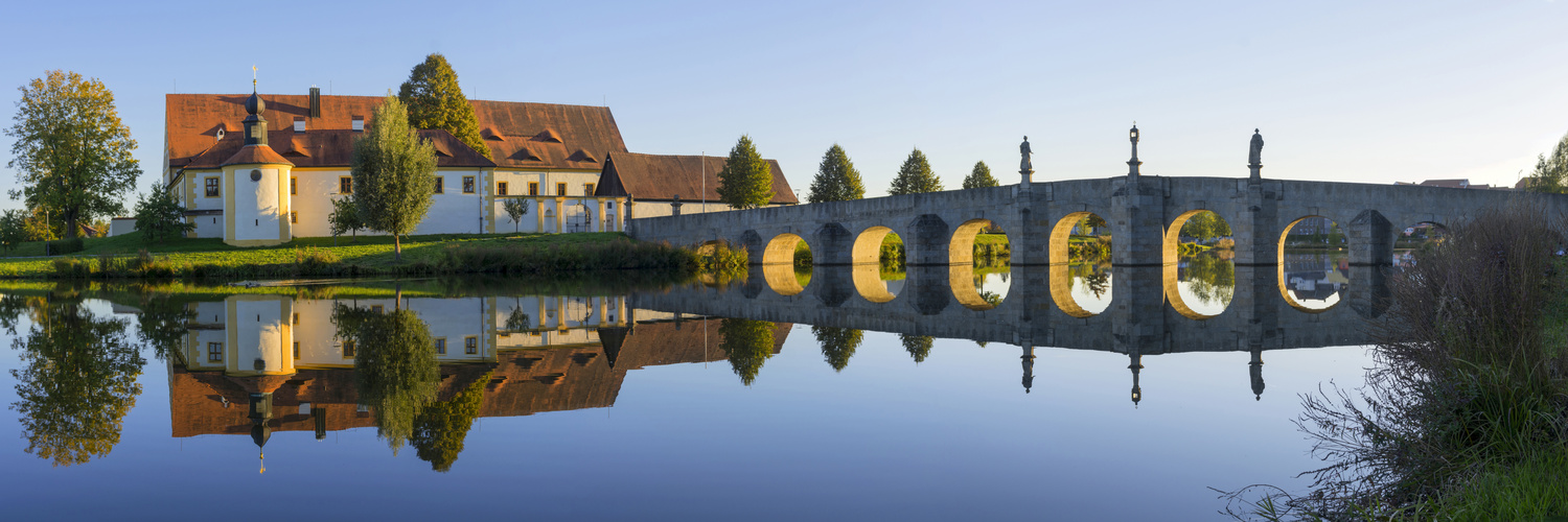 Fischhofpark mit Brücke 