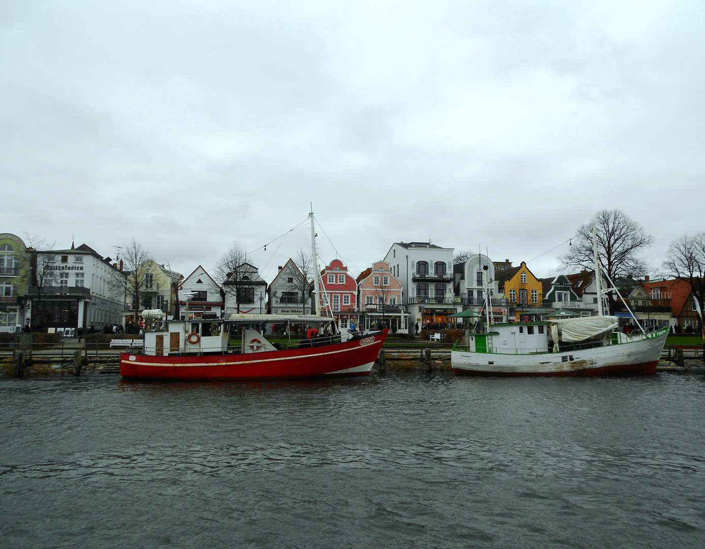 Fischkutter am Alten Strom von Warnemünde