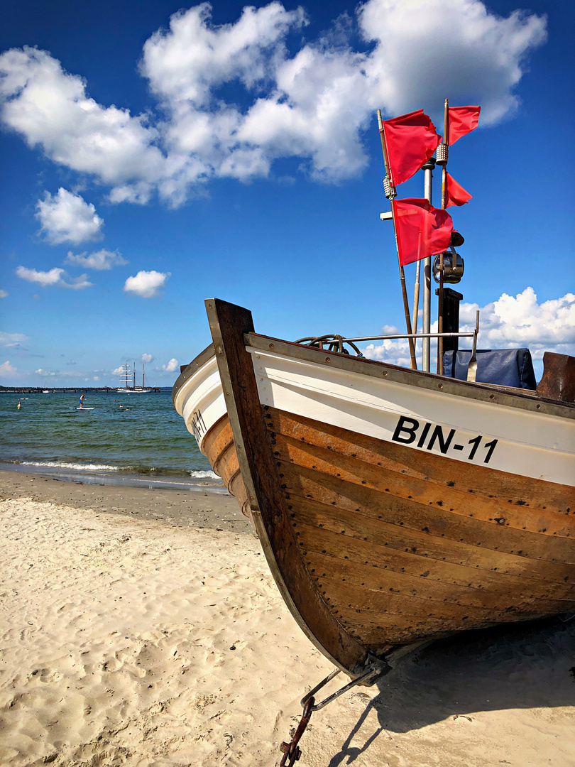 Fischkutter am Strand von Binz 