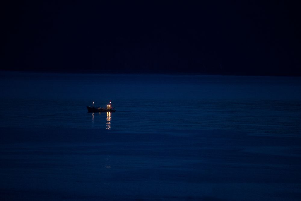 Fischkutter in der Skjálfandi-Bucht / Husavík bei Nacht