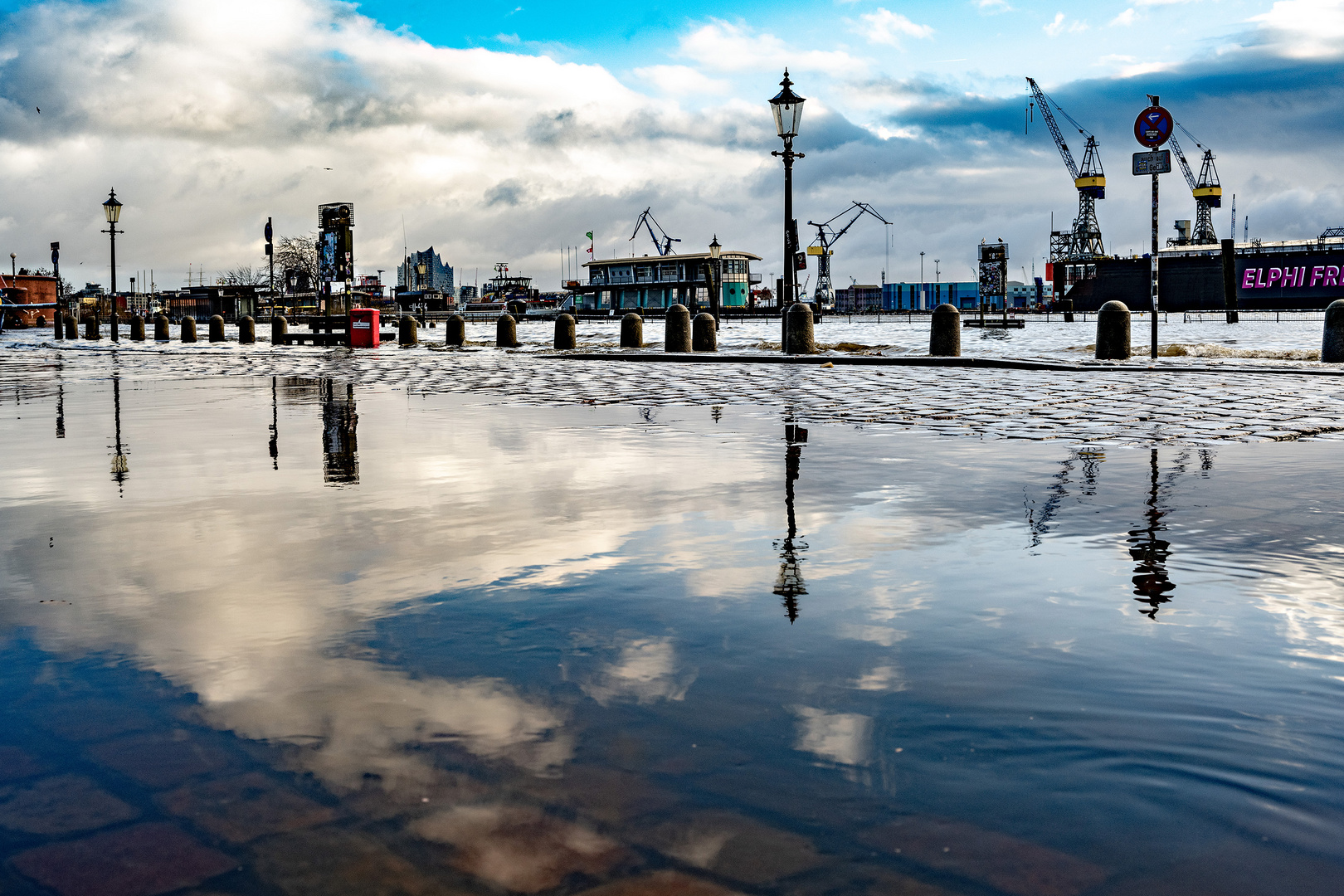 Fischmarkt - So blau der Himmel