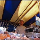 Fischstand auf dem Sonntagsmarkt bei der Bastille