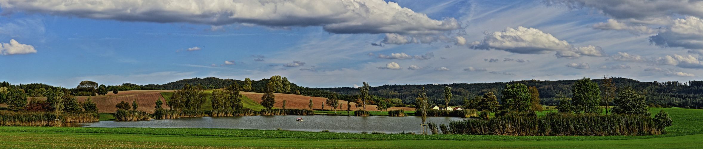 ......" Fischweiher am Rande der A81.......... "!