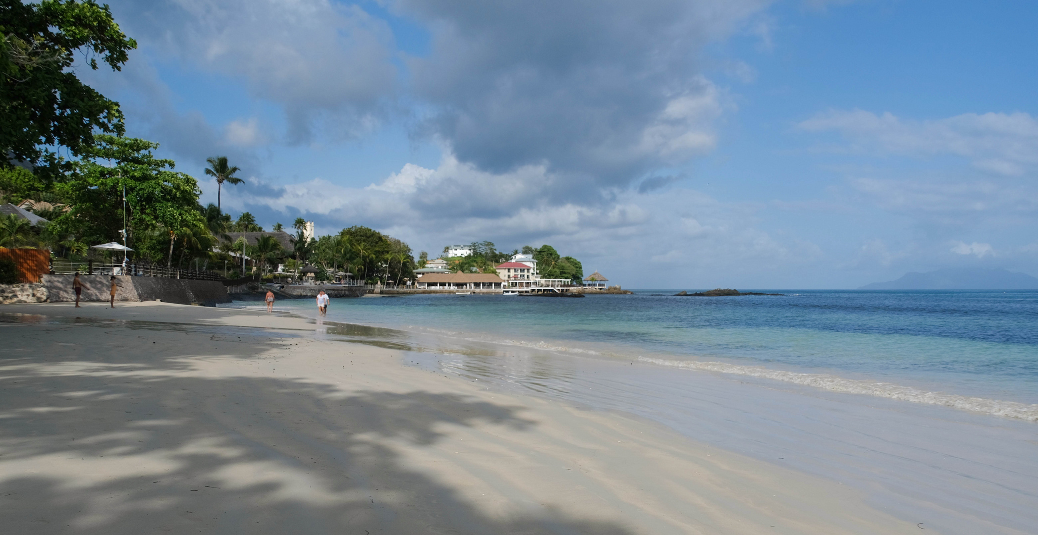 ...Fisherman´s Cove am Ende des Beau Vallon...