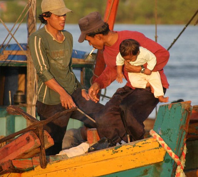 Fishermen and family1