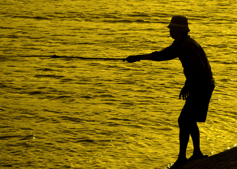Fishing in Laguna de Bay