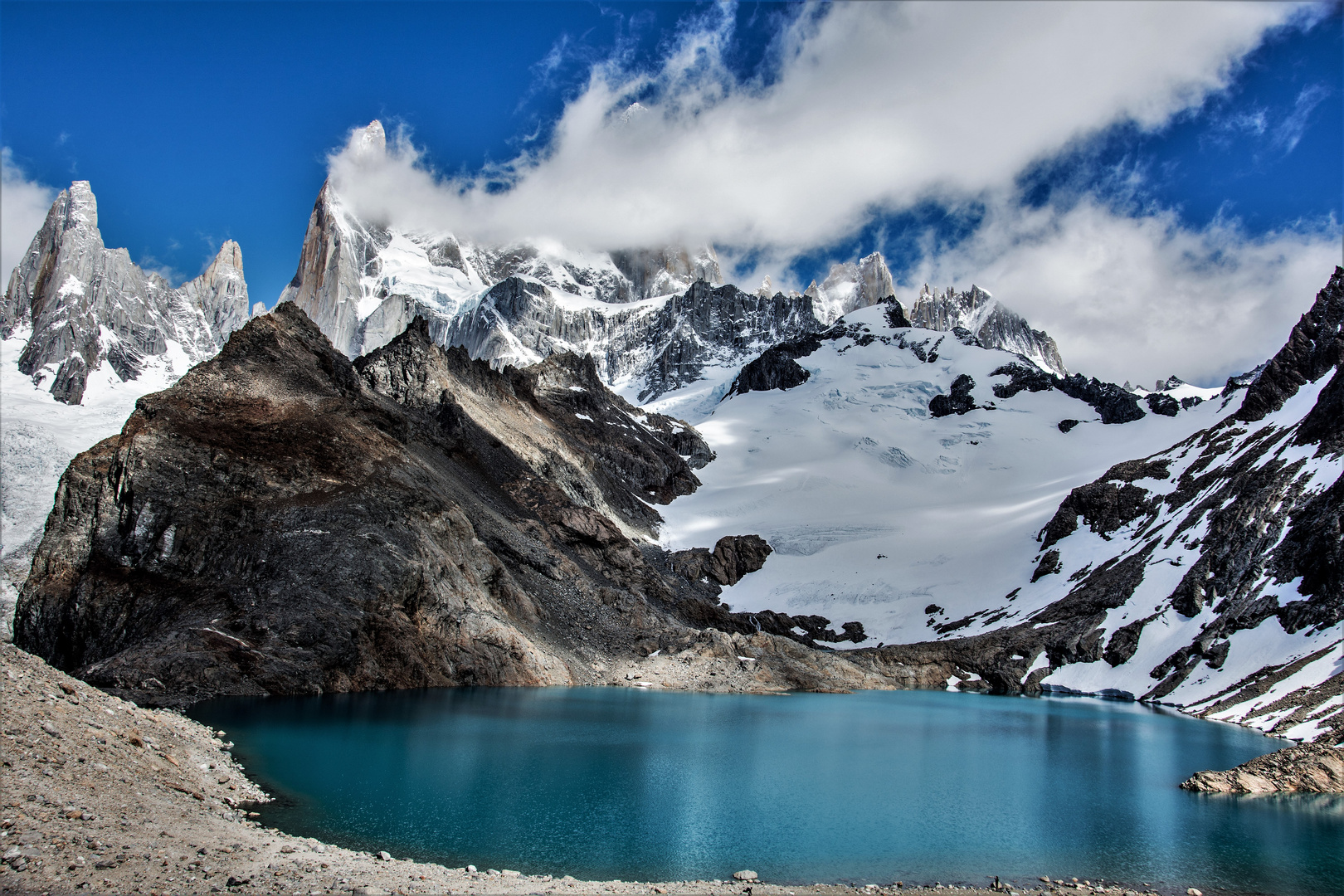 fitz roy in den wolken