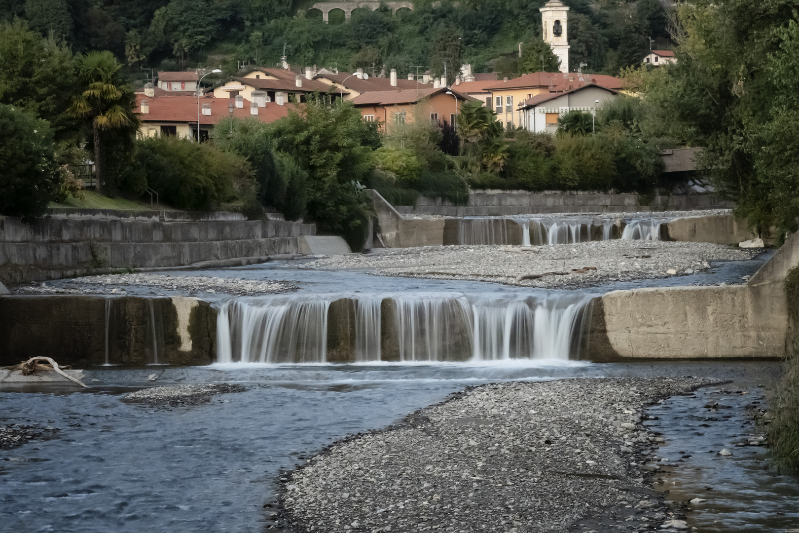 Fiume Giona, Macagno