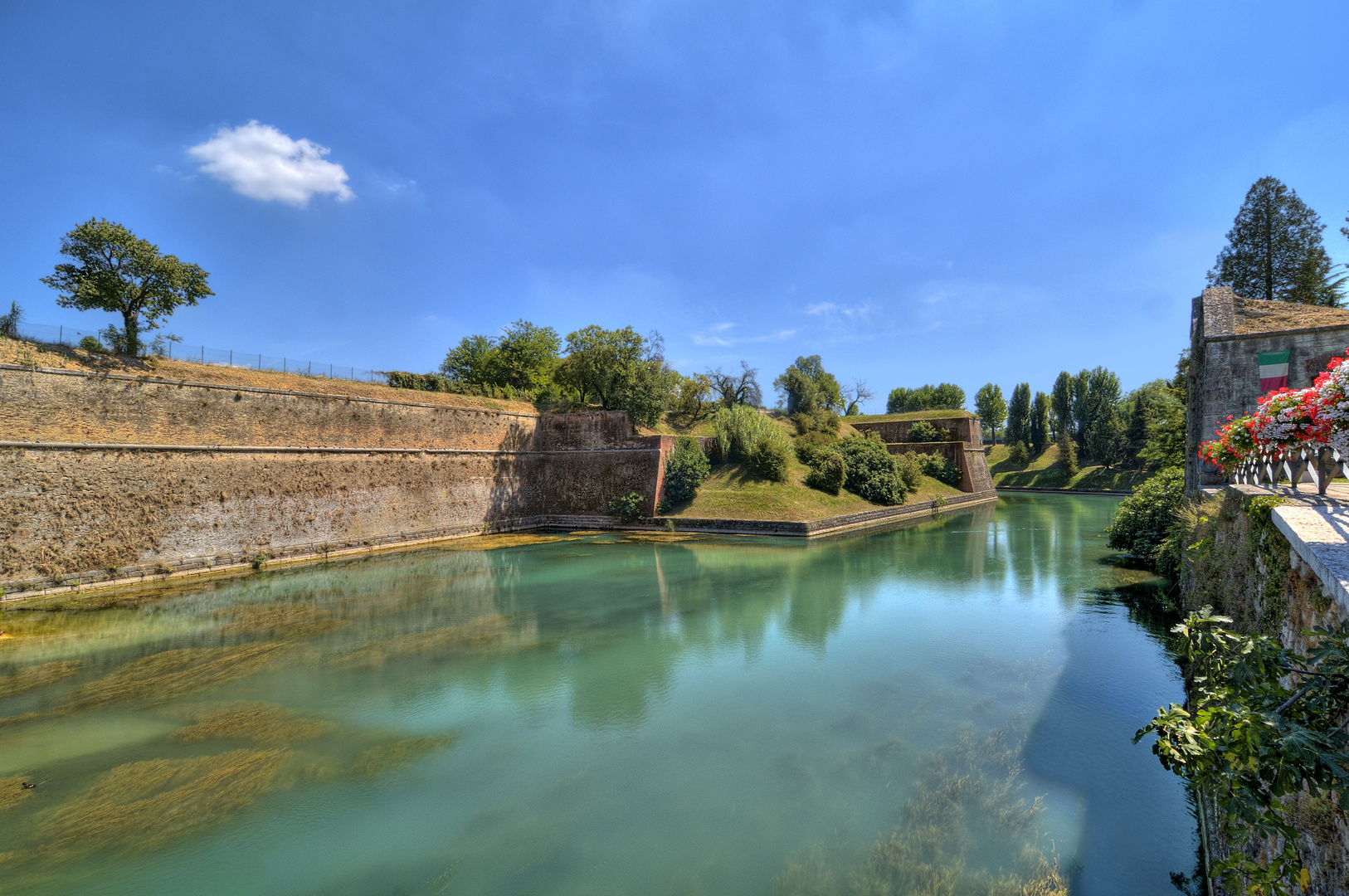 Fiume Mincio a Peschiera del Garda.