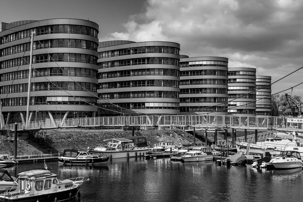 Five Boats und andere Boote