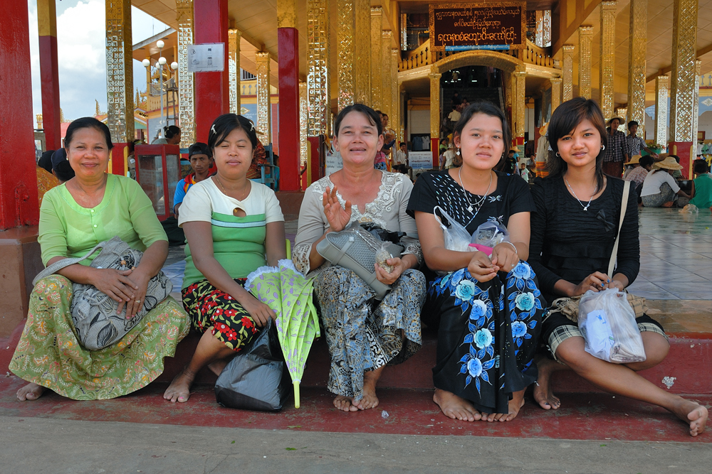 Five friendly lady pilgrims