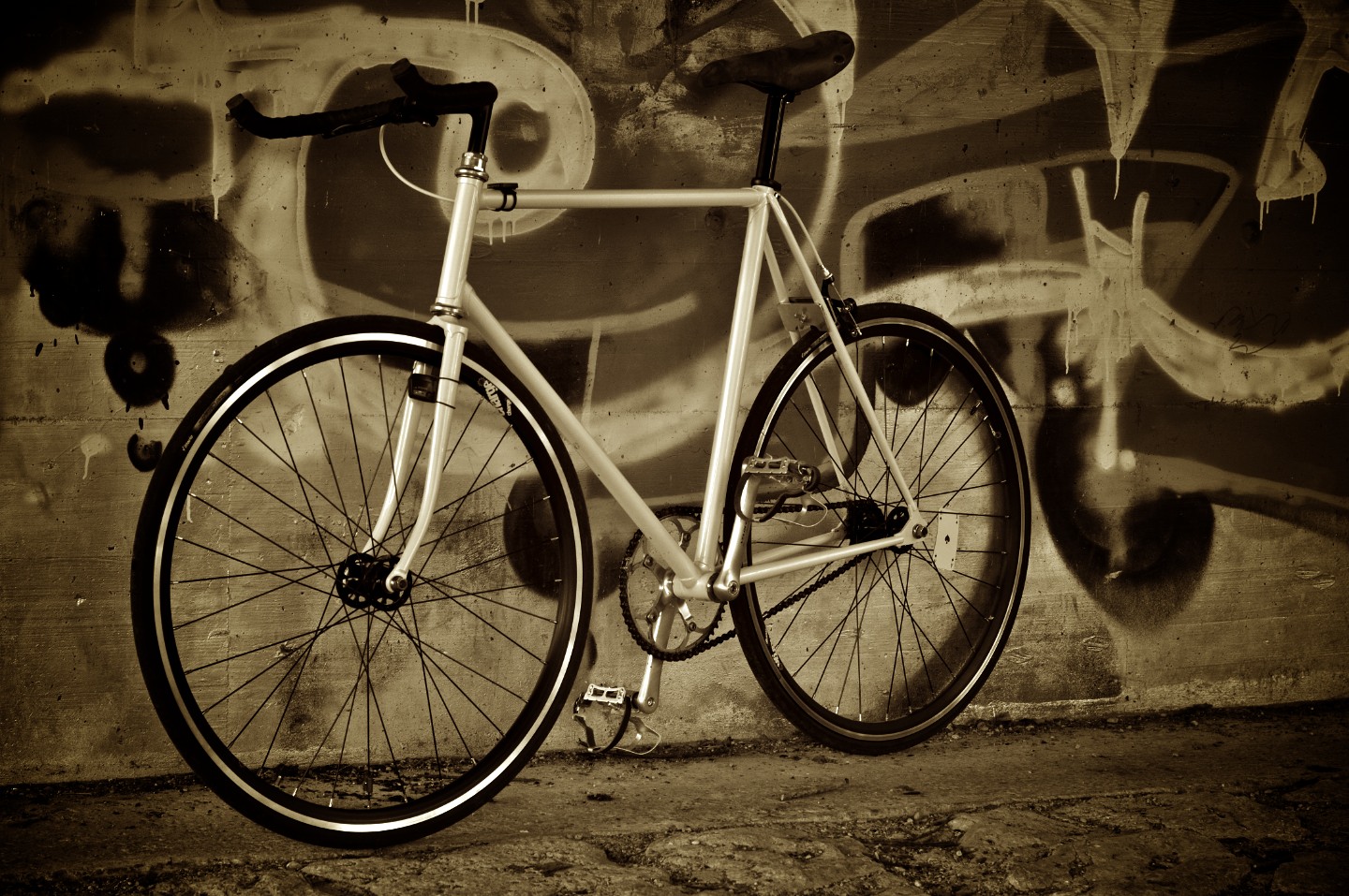 Fixie black white