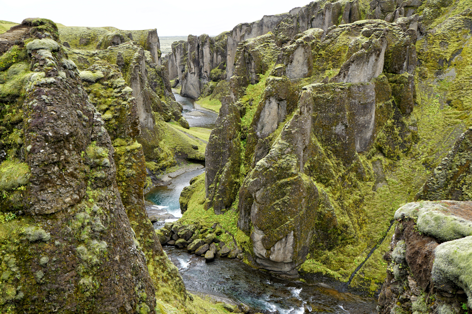 Fjaðrárgljúfur Canyon