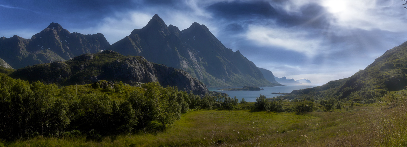 Fjord auf den Lofoten 