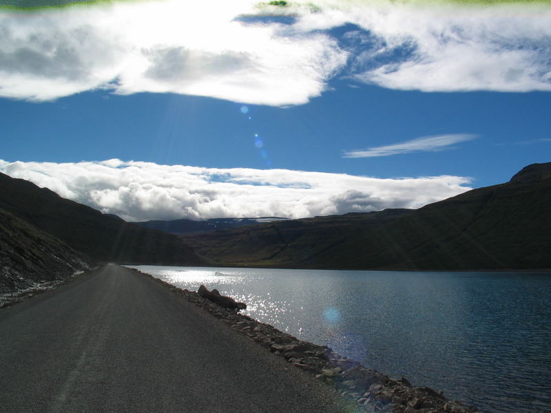 Fjord im Norden Islands