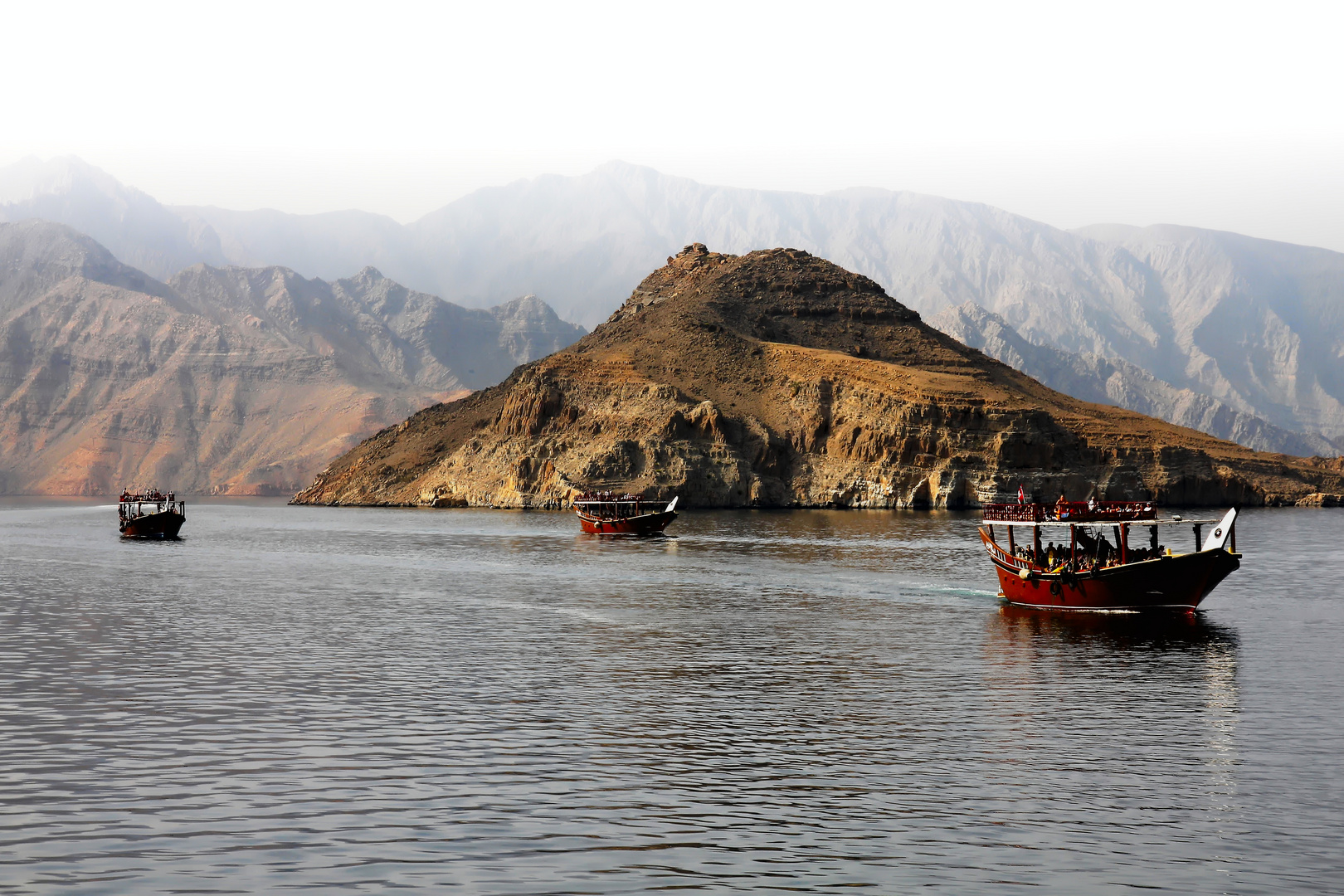 Fjord in Musandams /Oman