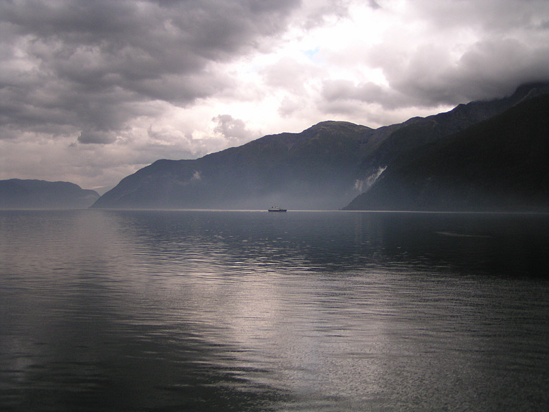 Fjord mal nicht im Kaiserwetter-Look!