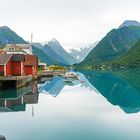 Fjord und Berge
