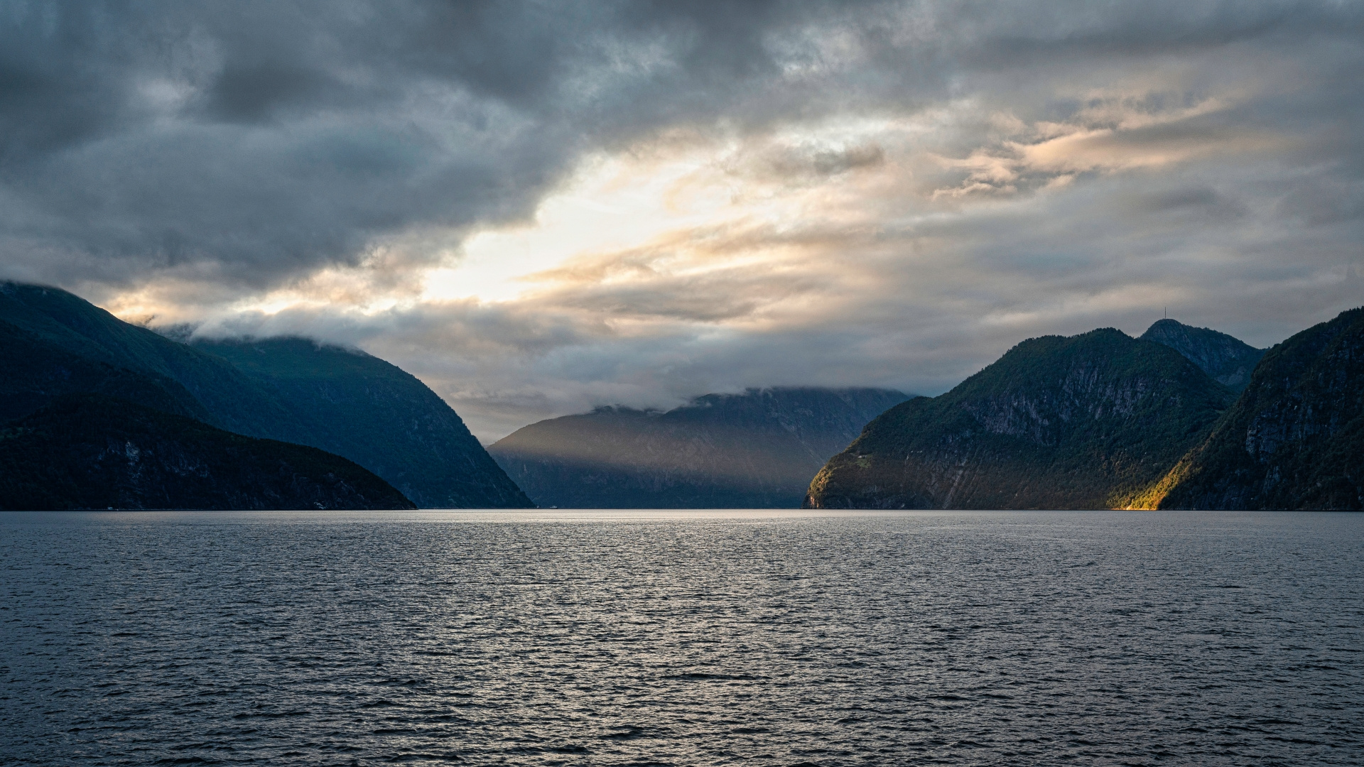 Fjordeinfahrt voraus