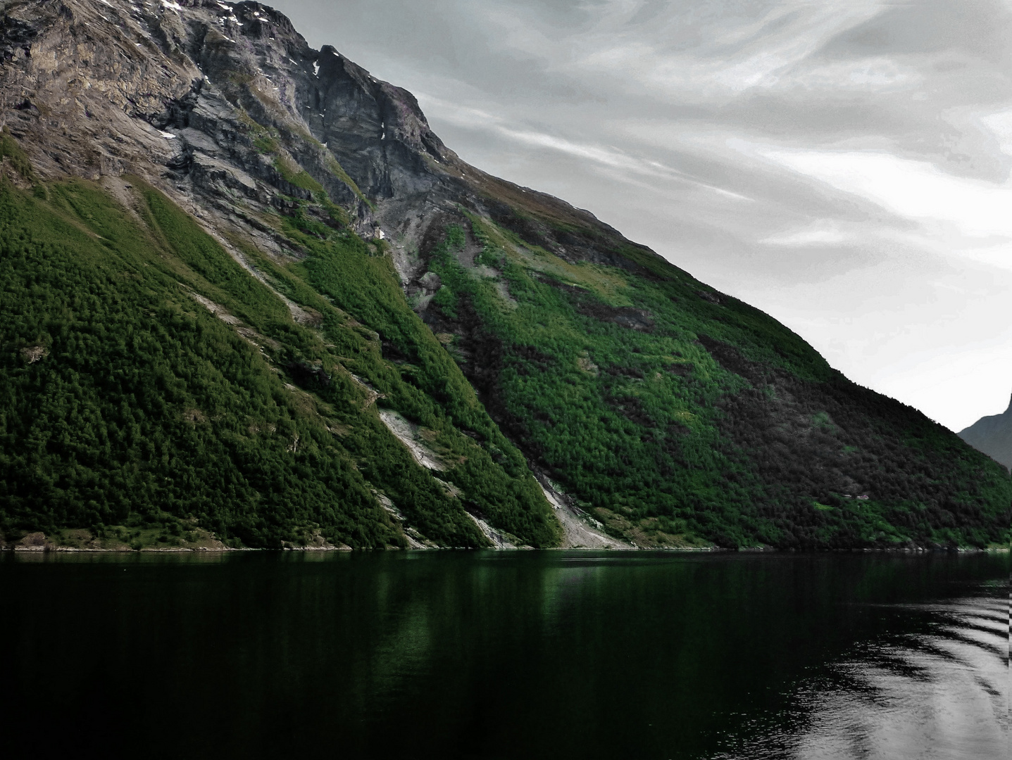 Fjordeingang Hellesylt