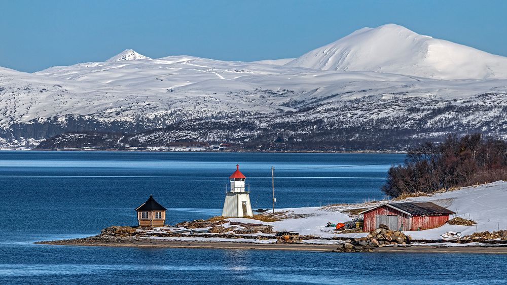 FJORDLANDSCHAFT bei Finnsnes/Troms (NOR)