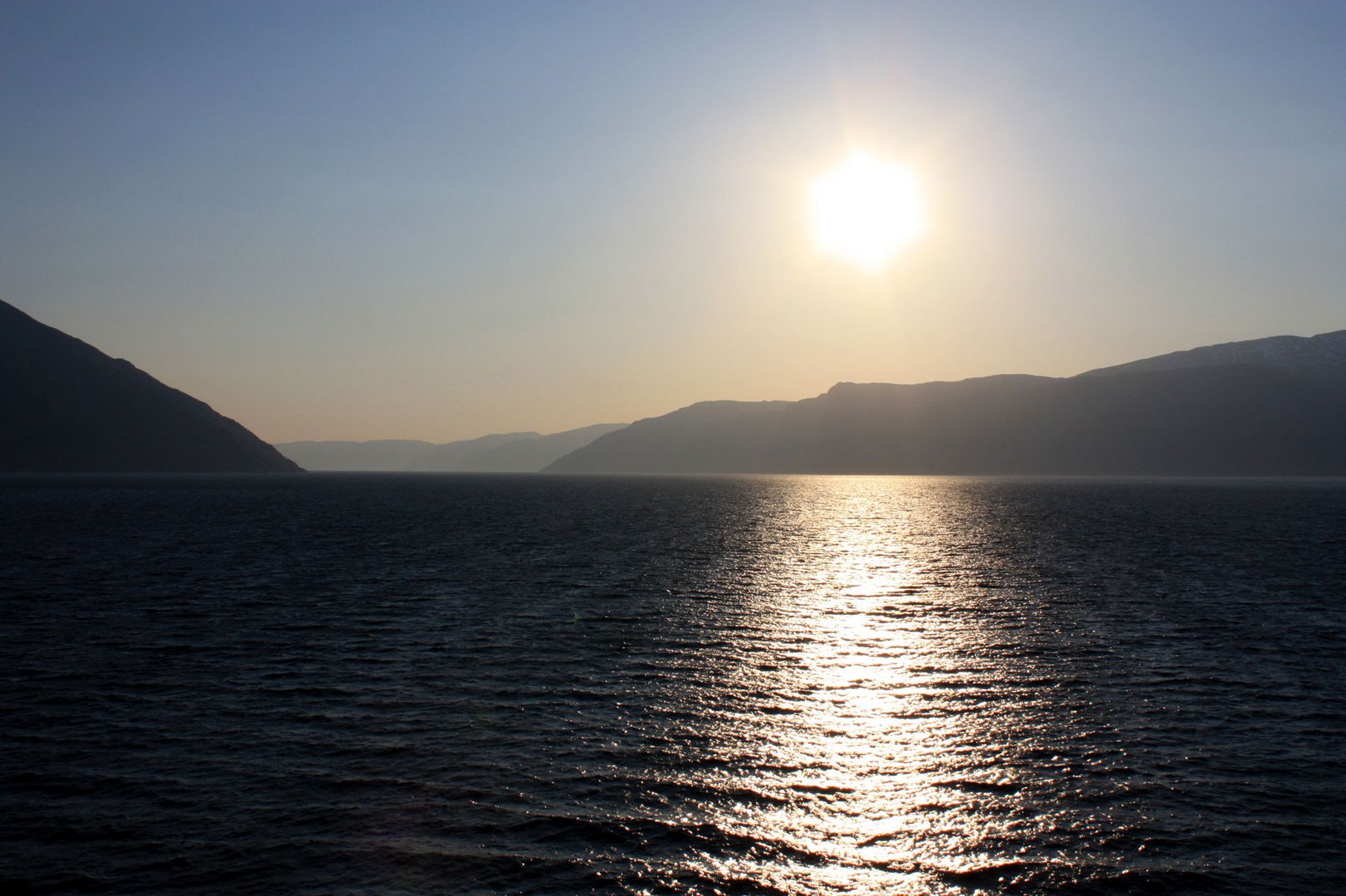 Fjordlandschaft gegen 22:30 Uhr