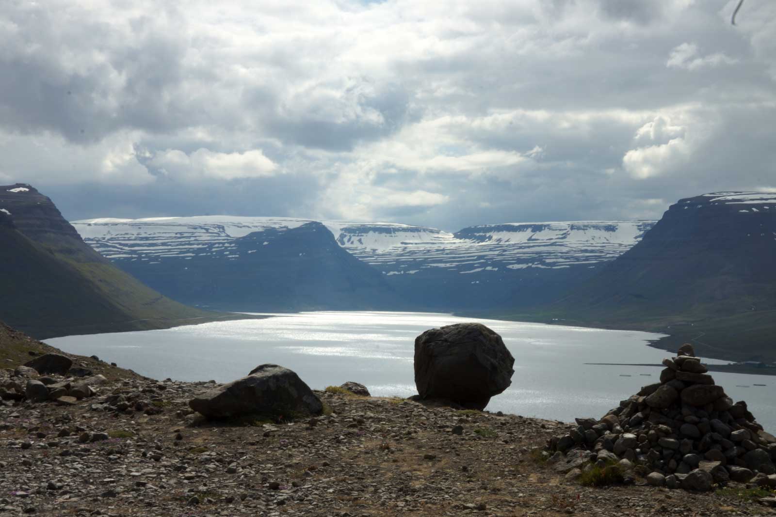 Fjordlandschaft in den Westfjorden Islands auf dem Weg nach Isafjörður