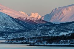 Fjordlandschaft zwischen TROMSÖ und SKERVOY