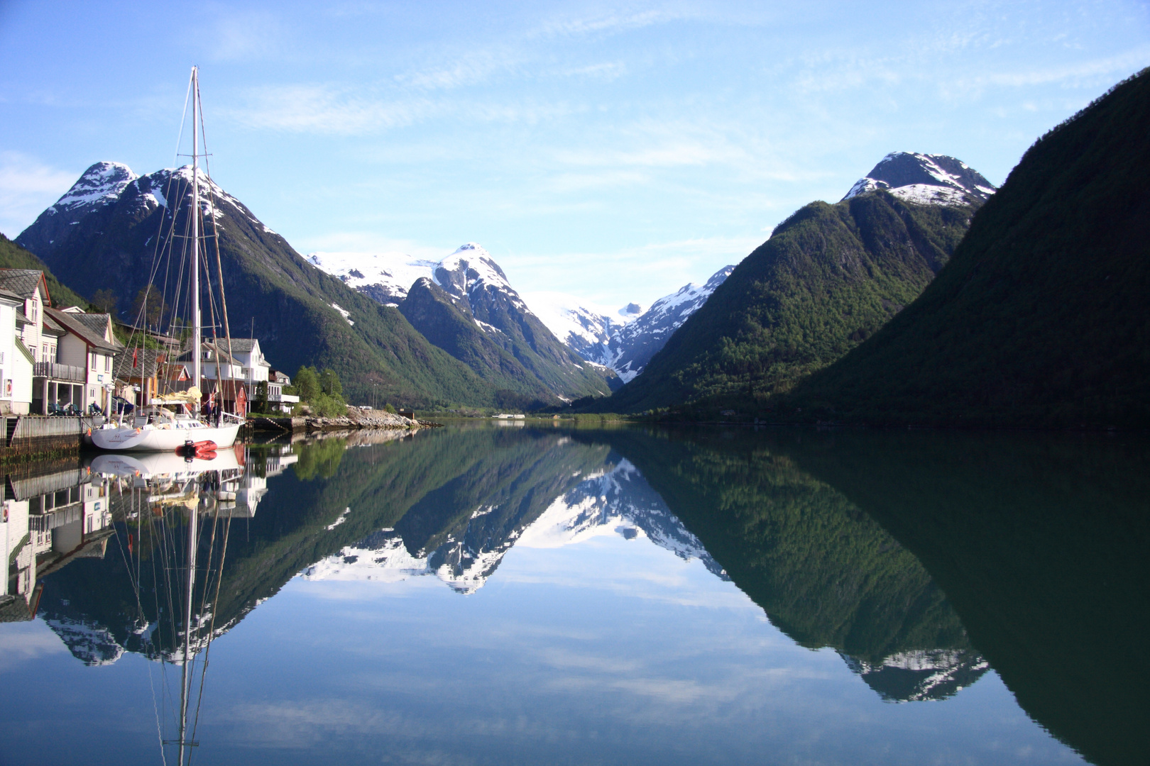 Fjærland Fjord am frühen Morgen