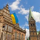 Flagge bekennen - Das Bremer Rathaus mit dem St.-Petri-Dom