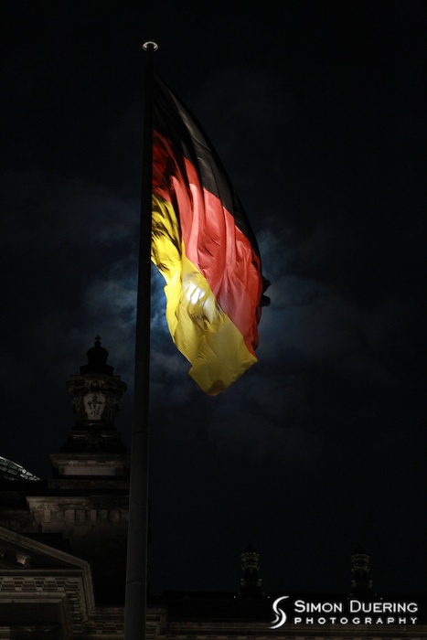 Flagge im Mondschein