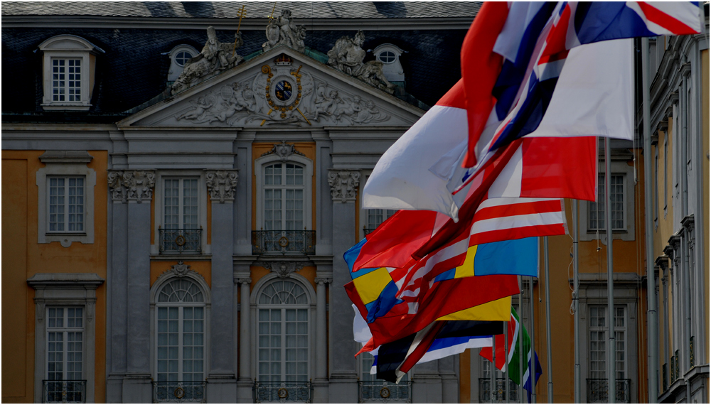 Flagge zeigen ... Foto & Bild | architektur Bilder auf fotocommunity