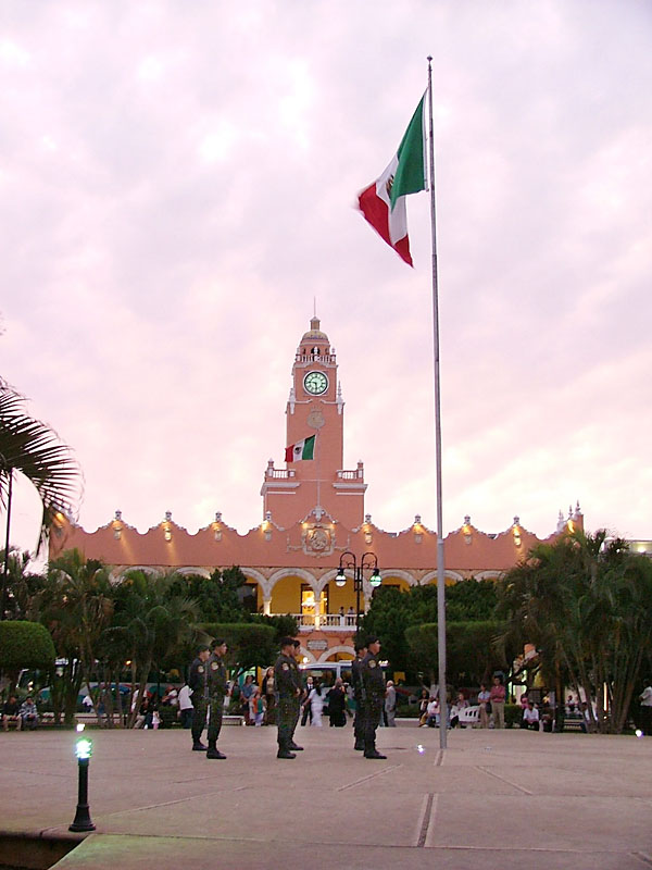 Flaggenparade in Merida