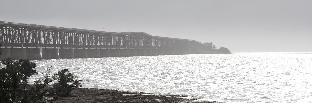 FLAGLER-RAILROAD-BRIDGE-FLORIDA-KEYS_90x30