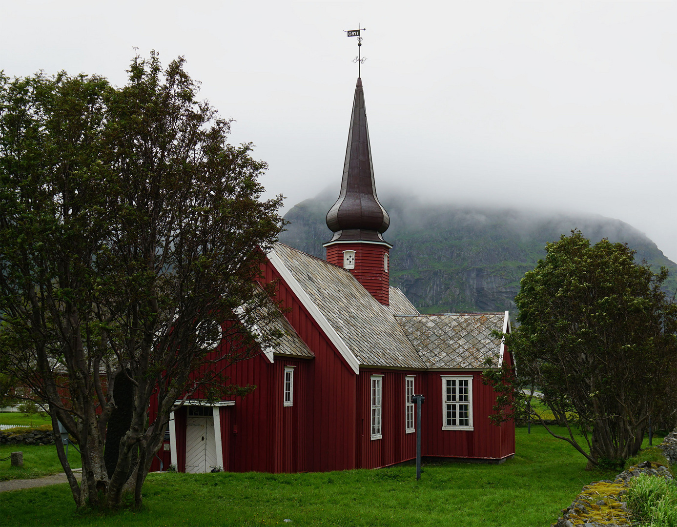 Flakstad Kirke 