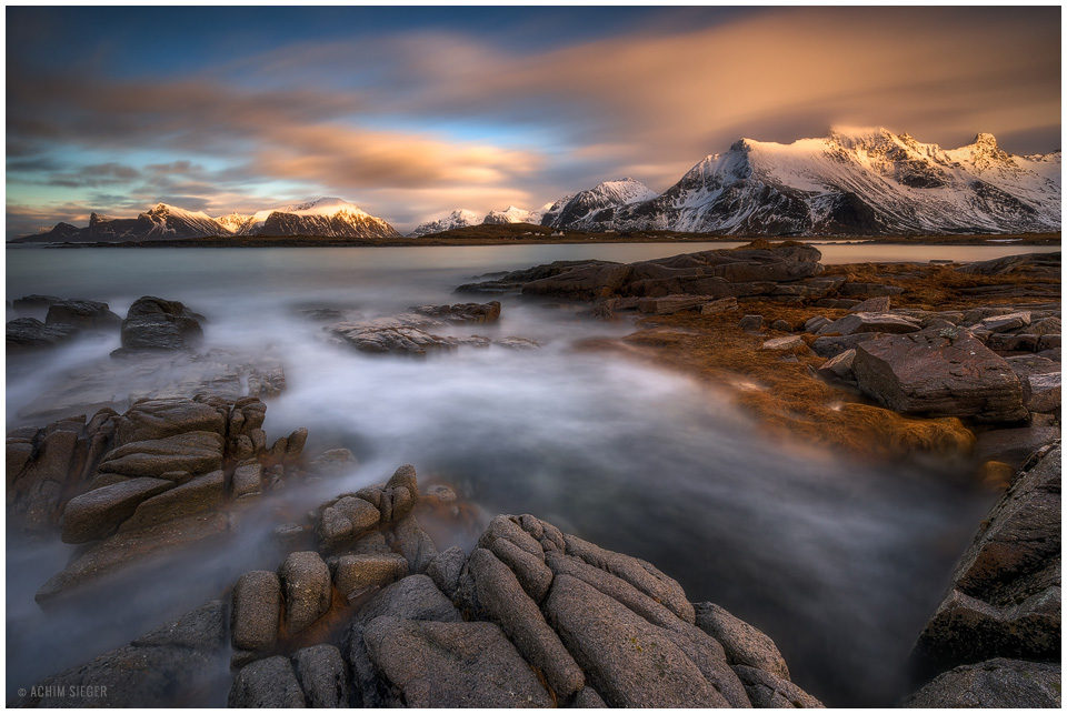 Flakstad Mountains