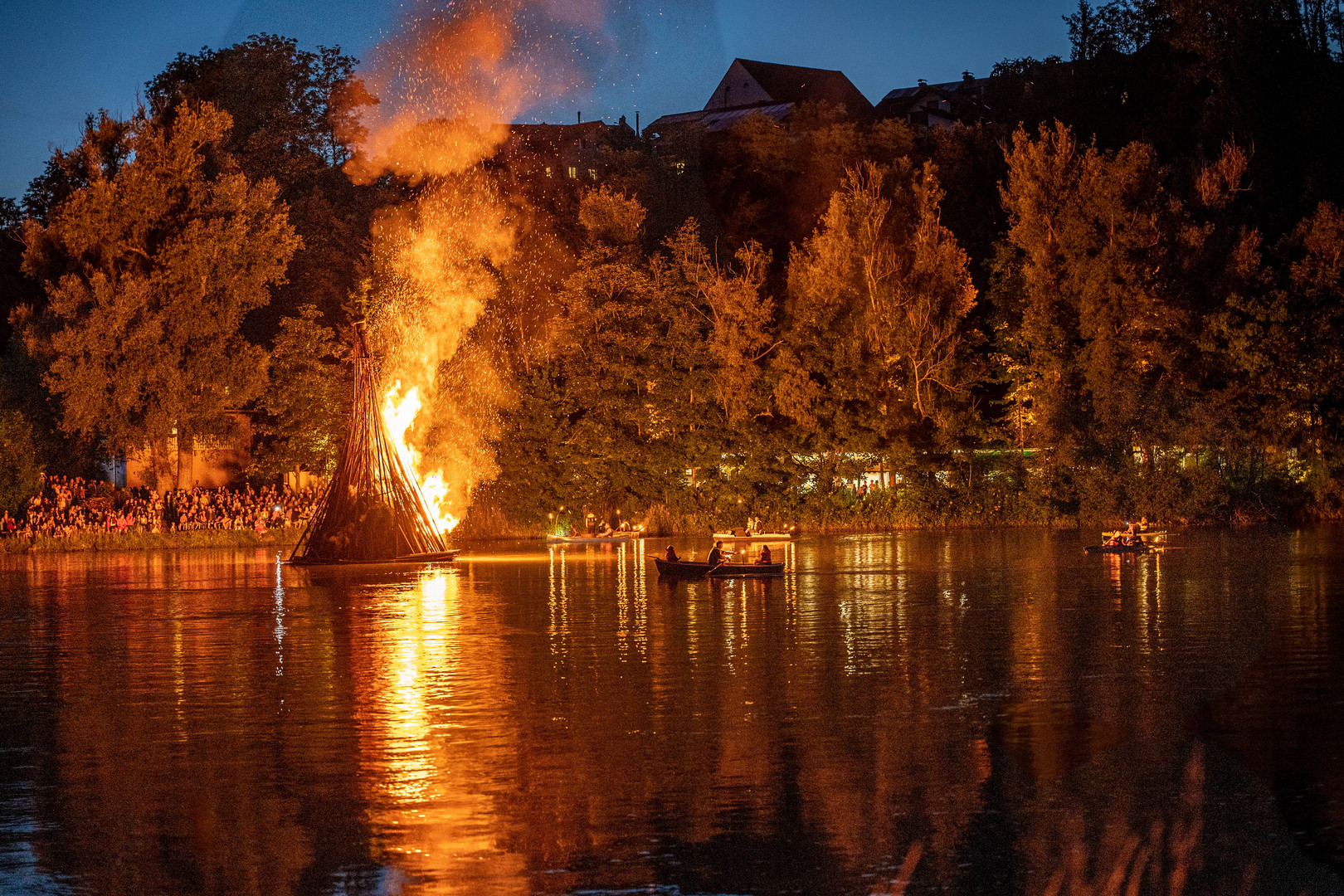 Flammen auf dem Wasser 2