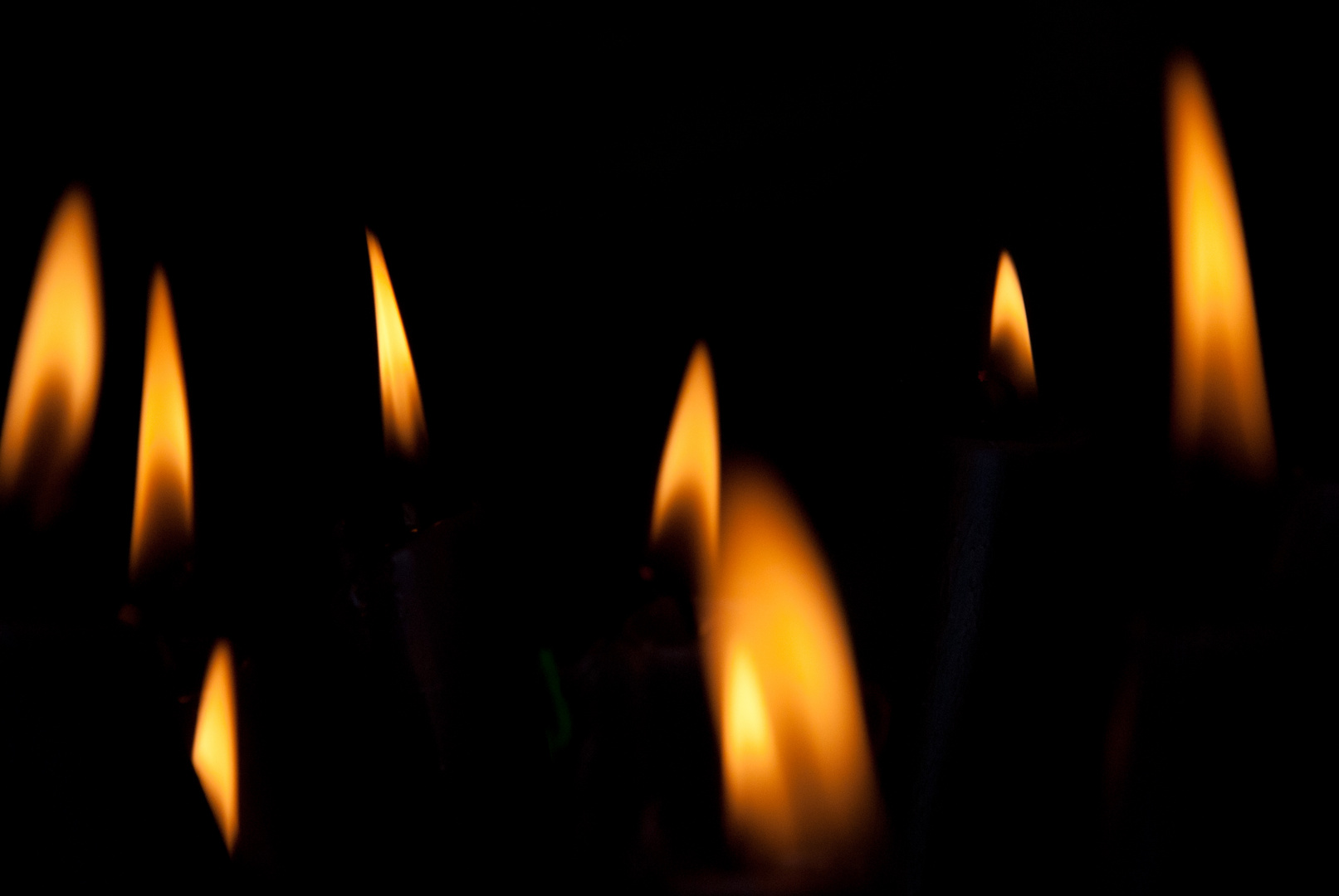 Flammen im Dunkeln Foto & Bild fotokunst, licht und feuer, licht aus feuer Bilder auf Flammen im Dunkeln Foto & Bild fotokunst, licht und feuer, licht aus feuer Bilder auf