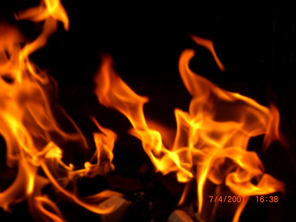Flammen Vom Grill Foto Bild Fotokunst Licht Und Feuer Licht Aus Feuer Bilder Auf Fotocommunity