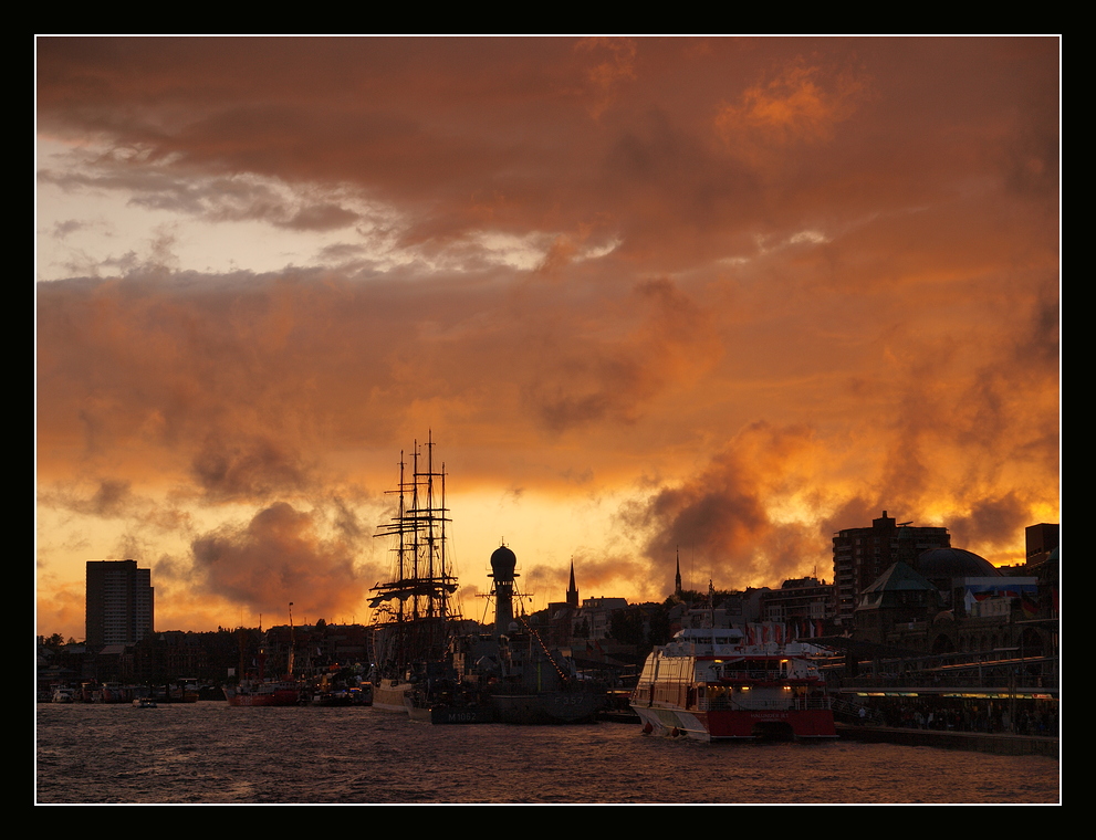 Flammender Hafen