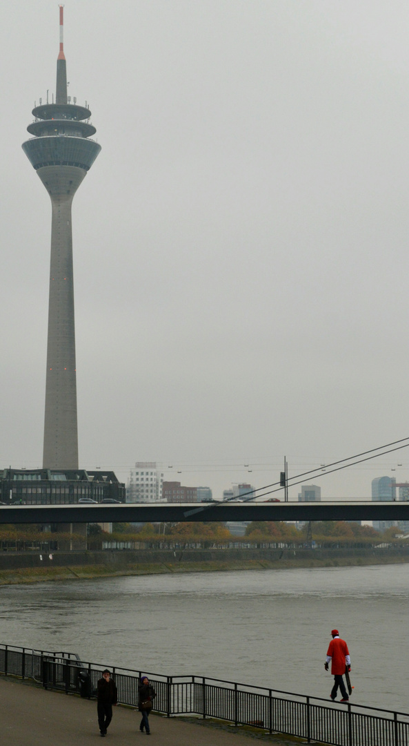 Flanieren am Rhein.