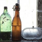 Flaschen im alten Haus 3