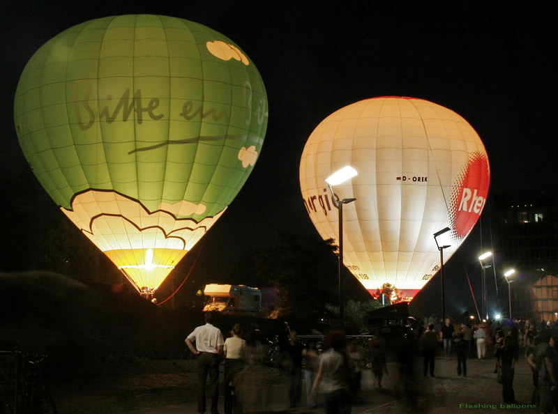 Flashing balloons