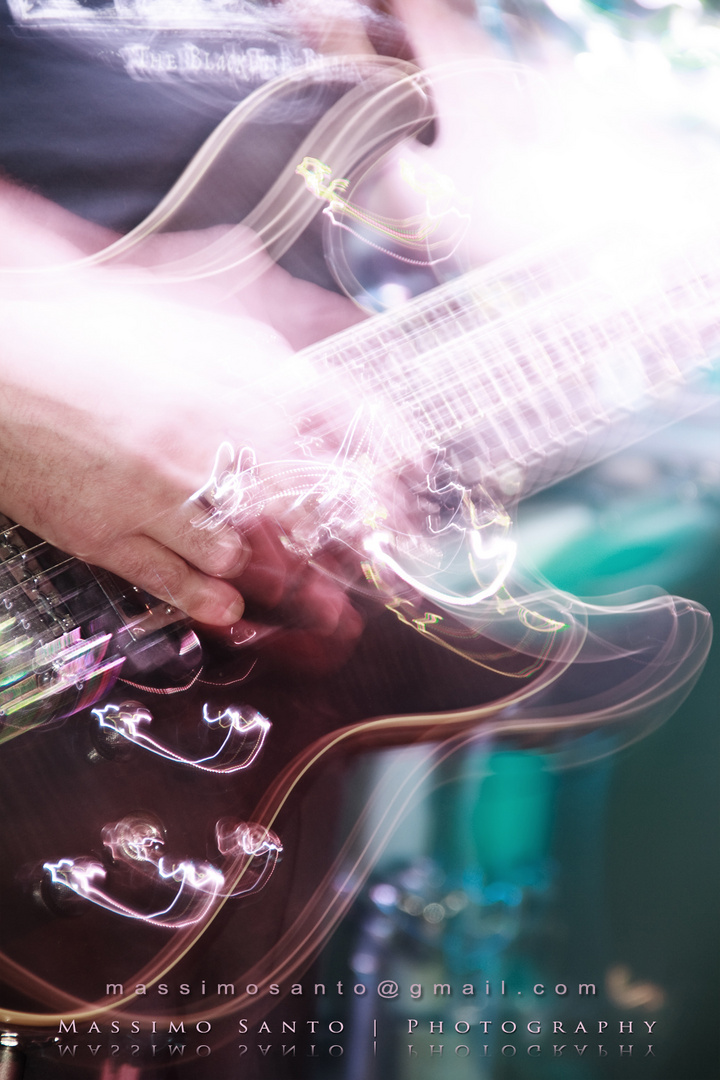 Flashing Guitar