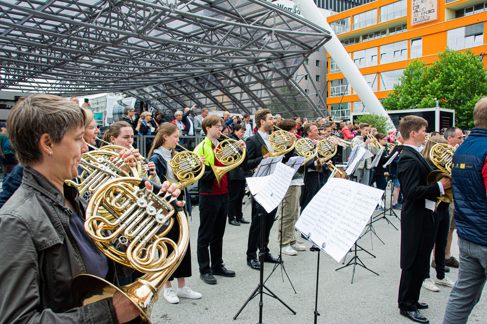 Flashmob auf dem Mariss-Jansons-Platz, München