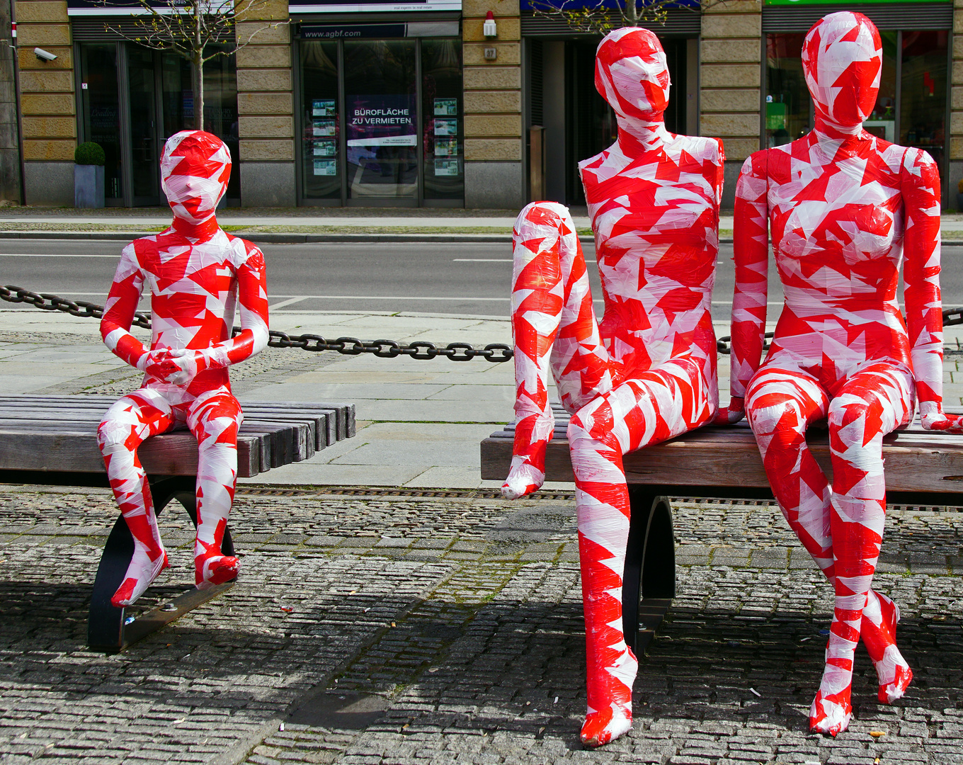 Flatterbandpuppen auf dem Gendarmenmarkt