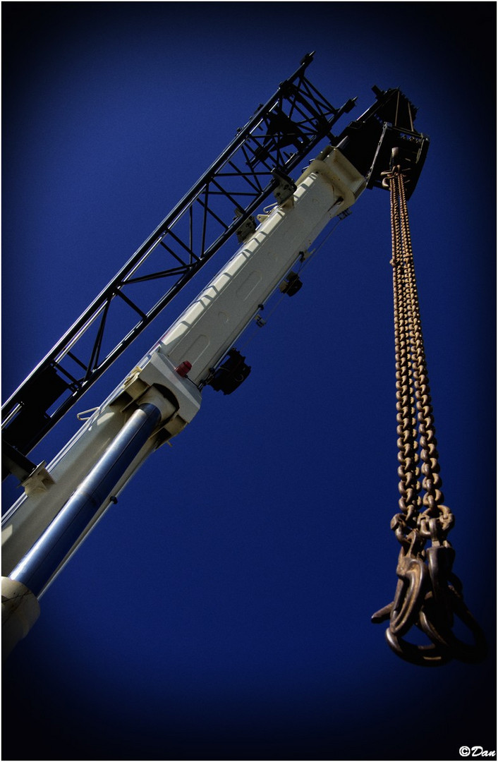 Flèche de grue portuaire