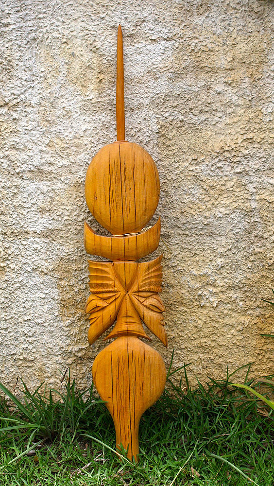 Flèche faîtière en bois de houp (Nouvelle-Calédonie)